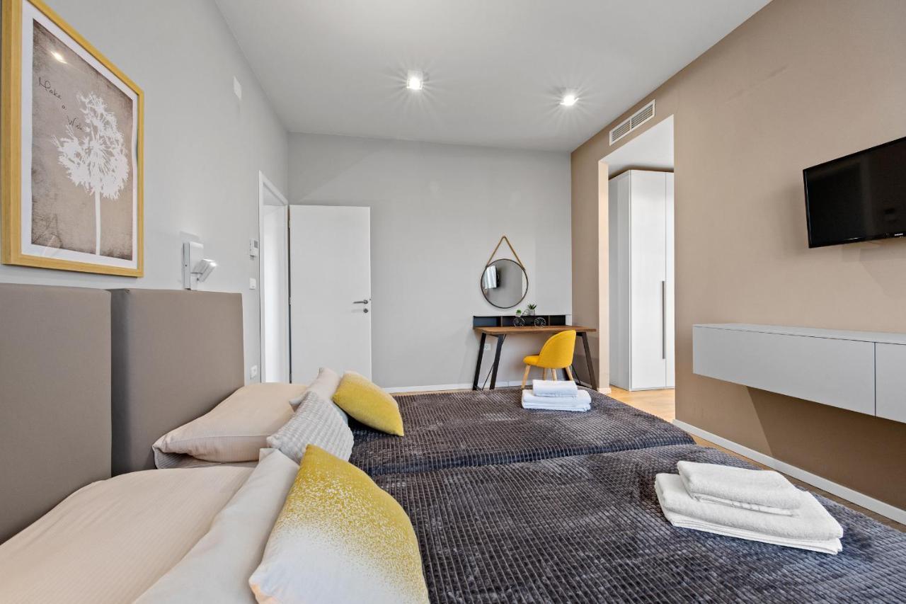 Villa Moon Near The Sea 파자나 외부 사진