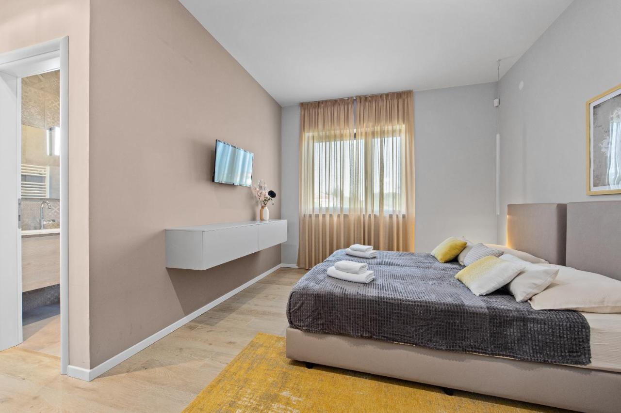 Villa Moon Near The Sea 파자나 외부 사진