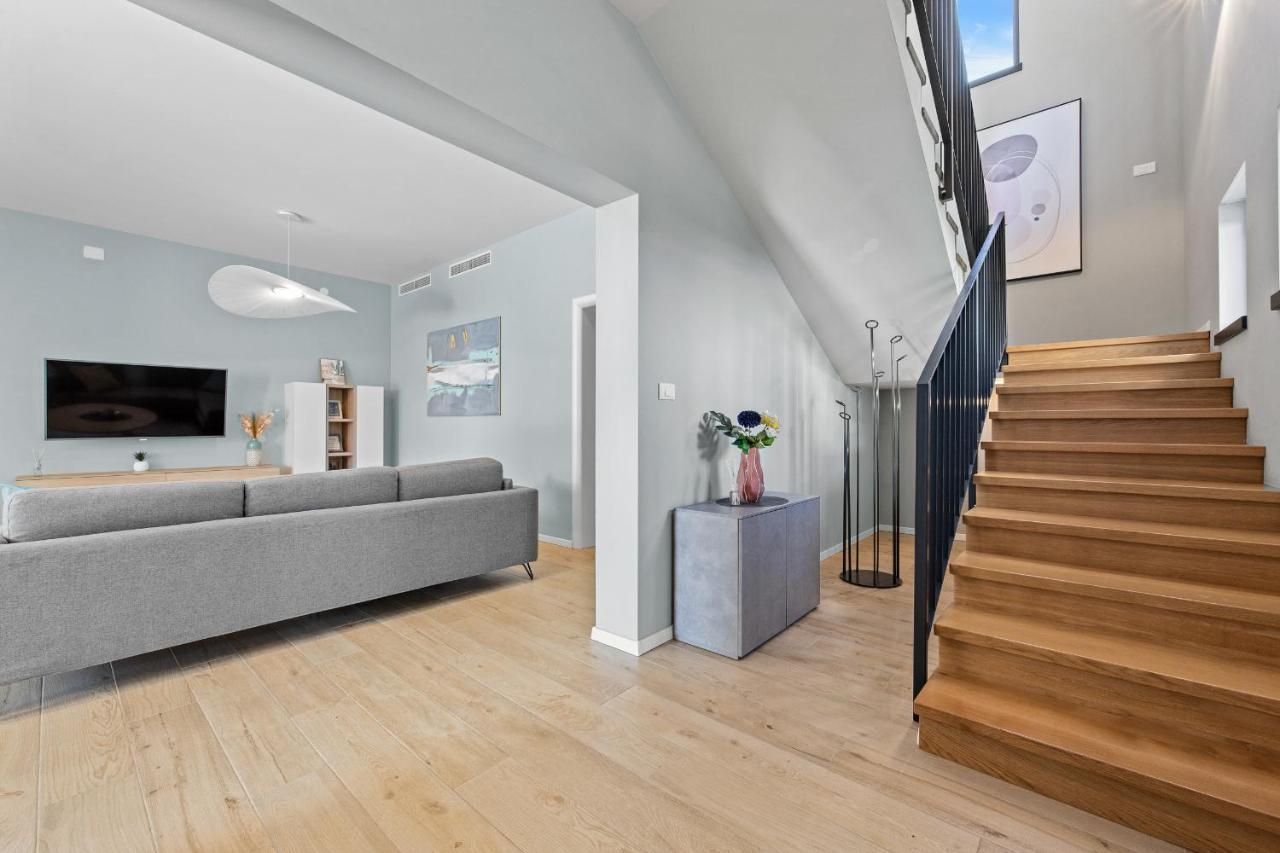 Villa Moon Near The Sea 파자나 외부 사진